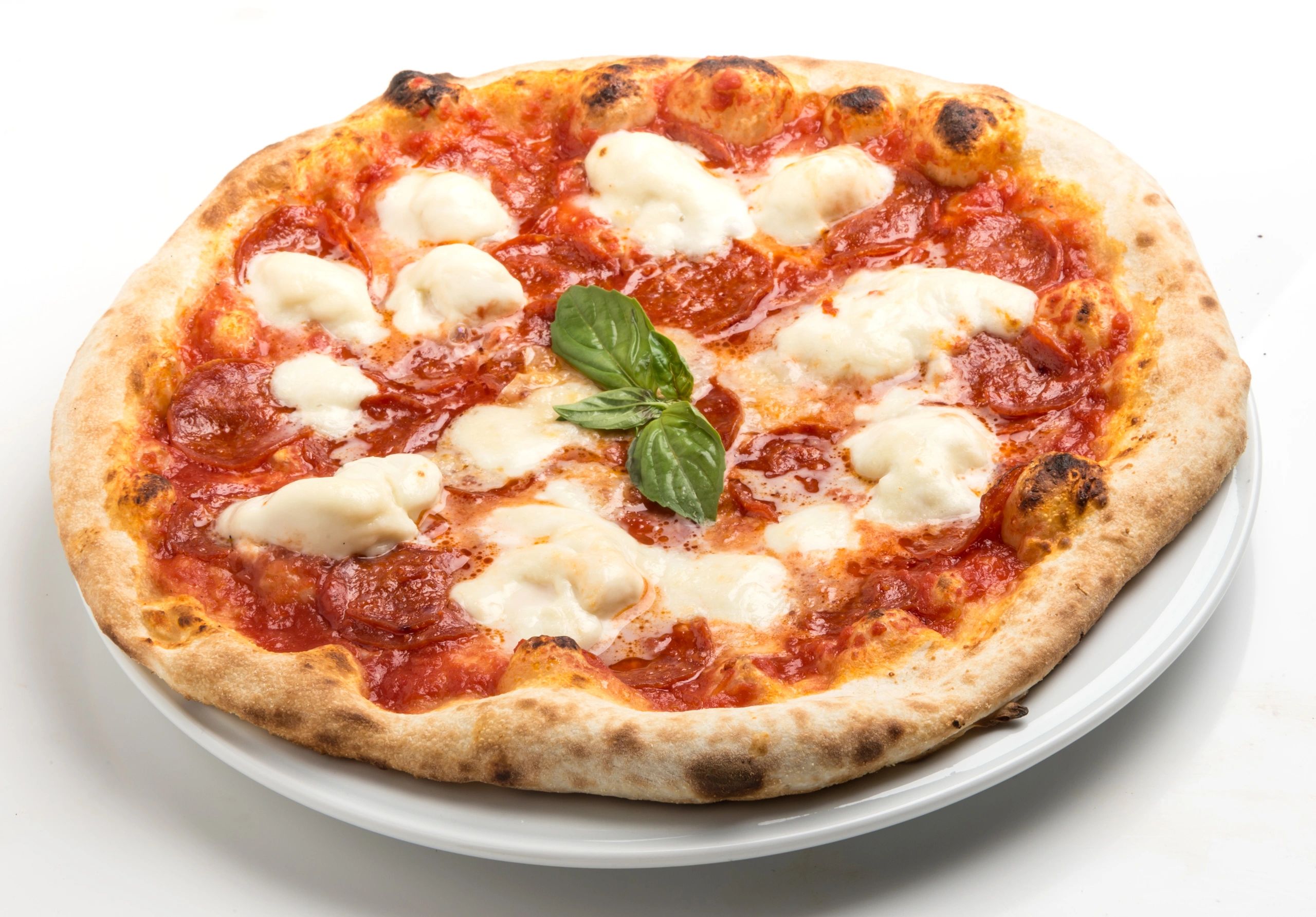 Margherita pizza with fresh toppings